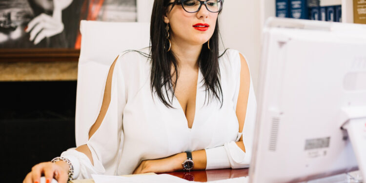 Ezt jobb, ha tudja: hatalmas változás jön az ügyintézésben