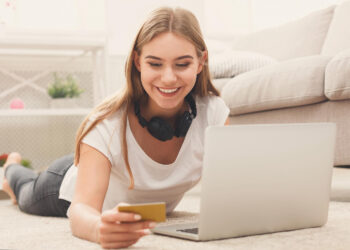 Tippek és trükkkök: így védhetjük meg a pénzünket az online térben