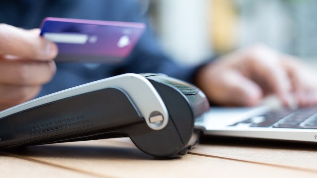 a terminál segítségével minden tranzakció pontosan visszakövethető